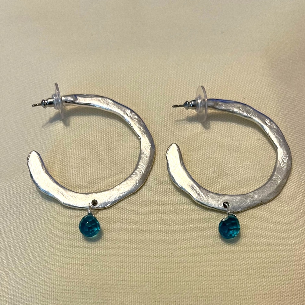 Elegant Silver Hoop Earrings with Blue Accent - Picture 15 of 16